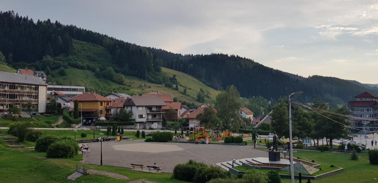 Vila Zlatar Bed & Breakfast Nova Varos Exterior photo